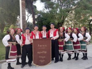 Χορευτές του Λαϊκού Εργαστηρίου Πάτρας με παραδοσιακές στολές της Θράκης, 2022
