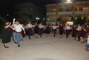 Χορευτές του Λαϊκού Εργαστηρίου Πάτρας χορεύουν Τσιτομήτρο, Κρύα Ιτεών 2018