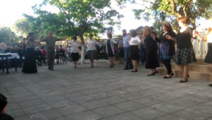 Η χορευτική ομάδα του Λαϊκού Εργαστηρίου Πάτρας χορεύει χορούς της Μεσσηνίας, Εγλυκάδα 2016