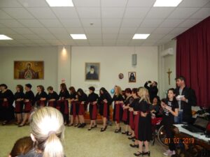 Χορευτές του Λαϊκού Εργαστηρίου Πάτρας σε παραδοσιακό χορό, Άσυλο Ανιάτων 2019