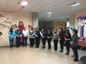 Η ομάδα του Λαϊκού Εργαστηρίου Πάτρας σε παραδοσιακό χορό στο οικοτροφείο Κλίμακα, 2018