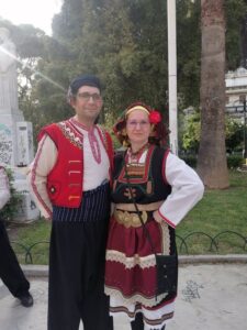 Χορευτές του Λαϊκού Εργαστηρίου Πάτρας με παραδοσιακές στολές της Θράκης, 2022