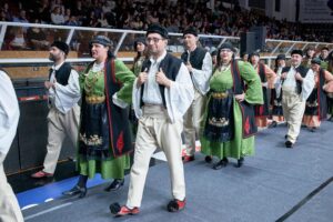 Χορευτικά σύνολα παρελαύνουν στο κλειστό γήπεδο του Απόλλωνα, Πρωτοκλήτεια 2019