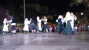 Χορευτές του Λαϊκού Εργαστηρίου Πάτρας σε παραδοσιακό κύκλο, χοροί Κεφαλονιάς και Κυθήρων, Ψηλά Αλώνια 2024