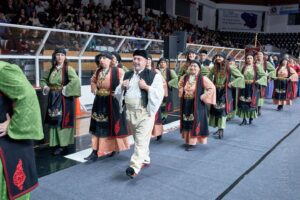 Χορευτικά σύνολα παρελαύνουν στο κλειστό γήπεδο του Απόλλωνα, Πρωτοκλήτεια 2019