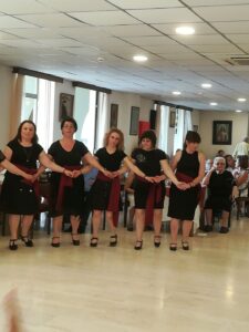 Χορευτές του Λαϊκού Εργαστηρίου Πάτρας σε παραδοσιακό χορό, Κωνσταντοπούλειο Ευγηρείο 2019