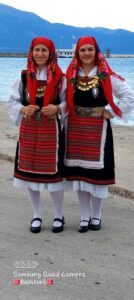 Ζευγάρι χορευτών του Λαϊκού Εργαστηρίου Πάτρας με παραδοσιακή στολή Θράκης, 2022