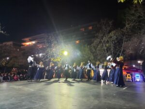Η ομάδα ενηλίκων του Λαϊκού Εργαστηρίου Πάτρας χορεύει χορούς της Μικράς Ασίας, Ψηλά Αλώνια 2023