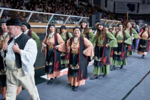 Χορευτικά σύνολα παρελαύνουν στο κλειστό γήπεδο του Απόλλωνα, Πρωτοκλήτεια 2019