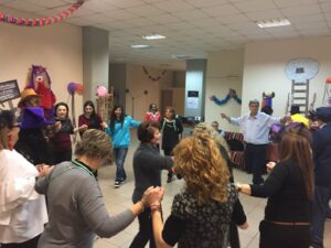 Η ομάδα του Λαϊκού Εργαστηρίου Πάτρας διασκεδάζει με τους τροφίμους του οικοτροφείου Κλίμακα, 2018