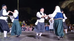 Ζευγάρι χορευτών του Λαϊκού Εργαστηρίου Πάτρας σε παραδοσιακό χορό, Ψηλά Αλώνια 2024