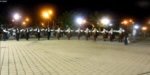 Στιγμιότυπο από την παράσταση του Λαϊκού Εργαστηρίου Πάτρας, Αντίρριο 2016