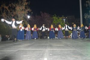 Η ομάδα ενηλίκων του Λαϊκού Εργαστηρίου Πάτρας χορεύει χορούς της Μικράς Ασίας, Ψηλά Αλώνια 2023