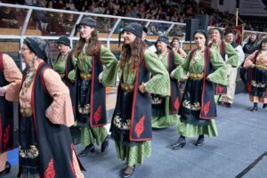 Χορευτικά σύνολα παρελαύνουν στο κλειστό γήπεδο του Απόλλωνα, Πρωτοκλήτεια 2019