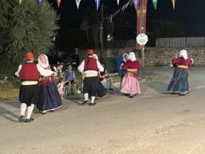 Χορευτές του Λαϊκού Εργαστηρίου Πάτρας χορεύουν χορούς Κεφαλονιάς και Κυθήρων, Μακρυγιάννη 2024