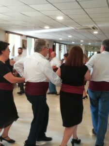Χορευτές του Λαϊκού Εργαστηρίου Πάτρας σε παραδοσιακό χορό, Κωνσταντοπούλειο Ευγηρείο 2019