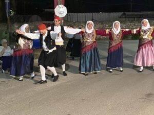 Χορευτές του Λαϊκού Εργαστηρίου Πάτρας χορεύουν χορούς Κεφαλονιάς και Κυθήρων, Μακρυγιάννη 2024
