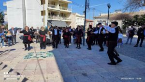 Η χορευτική ομάδα του Λαϊκού Εργαστηρίου Πάτρας χορεύει Συρτό στα τρία, Εγλυκάδα 2023