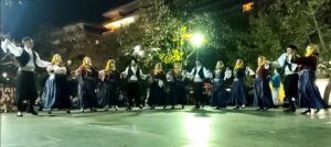 Η ομάδα ενηλίκων του Λαϊκού Εργαστηρίου Πάτρας χορεύει χορούς της Μικράς Ασίας, Ψηλά Αλώνια 2023