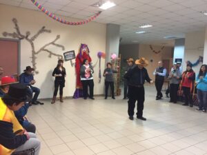 Χορευτές και μέλη του οικοτροφείου Κλίμακα γλεντούν μαζί, 2018