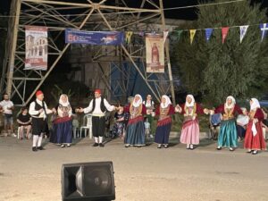 Χορευτές του Λαϊκού Εργαστηρίου Πάτρας χορεύουν χορούς Κεφαλονιάς και Κυθήρων, Μακρυγιάννη 2024