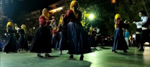 Η ομάδα ενηλίκων του Λαϊκού Εργαστηρίου Πάτρας χορεύει χορούς της Μικράς Ασίας, Ψηλά Αλώνια 2023