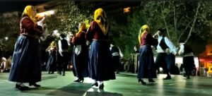 Η ομάδα ενηλίκων του Λαϊκού Εργαστηρίου Πάτρας χορεύει χορούς της Μικράς Ασίας, Ψηλά Αλώνια 2023