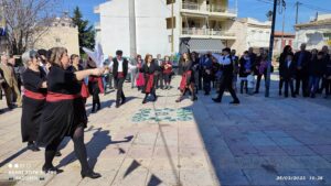 Χορευτές του Λαϊκού Εργαστηρίου Πάτρας σε παραδοσιακό κύκλο, Εγλυκάδα 2023