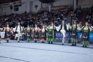 Χορευτές του Λαϊκού Εργαστηρίου Πάτρας χορεύουν χορούς της Ηπείρου, Πρωτοκλήτεια 2019