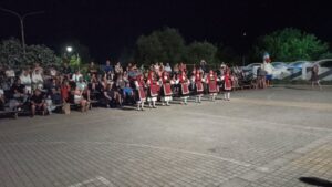 Χορευτές του Λαϊκού Εργαστηρίου Πάτρας χορεύουν χορούς της Θράκης, επετειακή εκδήλωση 2022