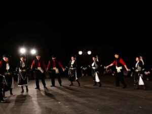 Χορευτές του Λαϊκού Εργαστηρίου Πάτρας χορεύουν χορούς Μακεδονίας, 2021