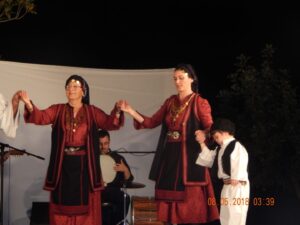 Η χορευτική ομάδα του Λαϊκού Εργαστηρίου Πάτρας χορεύει Θλεικωτό, 2018