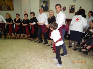 Χορευτές του Λαϊκού Εργαστηρίου Πάτρας σε παραδοσιακό χορό, Άσυλο Ανιάτων 2019