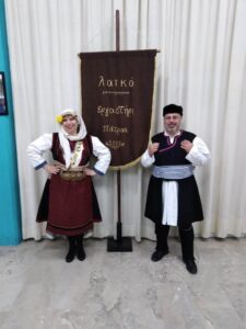Χορευτές του Λαϊκού Εργαστηρίου Πάτρας με παραδοσιακές στολές στην παρέλαση, 7η Γιορτή Χορευτικών Συγκροτημάτων 2019
