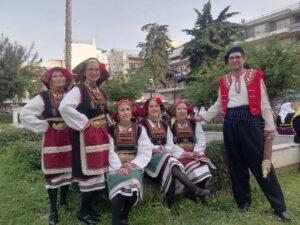Χορευτές του Λαϊκού Εργαστηρίου Πάτρας με παραδοσιακές στολές της Θράκης, 2022