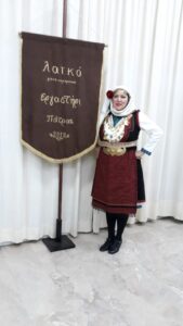 Χορευτές του Λαϊκού Εργαστηρίου Πάτρας με παραδοσιακές στολές στην παρέλαση, 7η Γιορτή Χορευτικών Συγκροτημάτων 2019