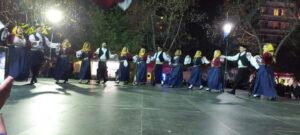 Η ομάδα ενηλίκων του Λαϊκού Εργαστηρίου Πάτρας χορεύει χορούς της Μικράς Ασίας, Ψηλά Αλώνια 2023