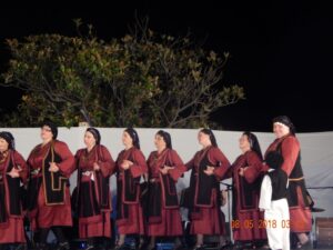Χορευτές του Λαϊκού Εργαστηρίου Πάτρας χορεύουν Τσιτομήτρο, 2018