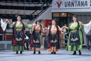 Χορευτές του Λαϊκού Εργαστηρίου Πάτρας χορεύουν χορούς της Ηπείρου, Πρωτοκλήτεια 2019