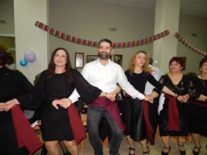 Χορευτές του Λαϊκού Εργαστηρίου Πάτρας σε παραδοσιακό χορό, Άσυλο Ανιάτων 2019