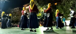 Η ομάδα ενηλίκων του Λαϊκού Εργαστηρίου Πάτρας χορεύει χορούς της Μικράς Ασίας, Ψηλά Αλώνια 2023
