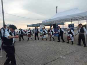 Χορευτές του Λαϊκού Εργαστηρίου Πάτρας χορεύουν χορούς της Μακεδονίας, 27η Έκθεση Κρήτη 2022