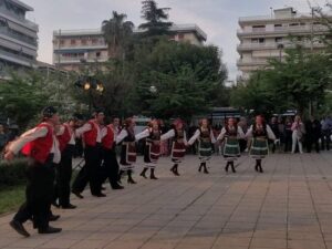 Χορευτές του Λαϊκού Εργαστηρίου Πάτρας σε παραδοσιακό χορό, Ψηλά Αλώνια 2022