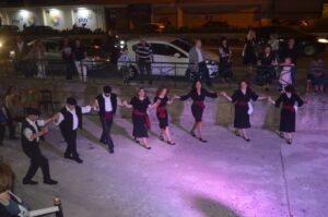 Η χορευτική ομάδα ενηλίκων του Λαϊκού Εργαστηρίου Πάτρας χορεύει, Τέρψη 2023