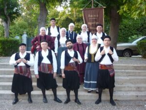 Ομαδική φωτογραφία των χορευτών του Λαϊκού Εργαστηρίου Πάτρας, Κηφισιά 2017