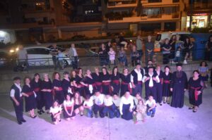 Αναμνηστική φωτογραφία Λαϊκού Εργαστηρίου Πάτρας χορεύει, Τέρψη 2023