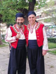 Χορευτές του Λαϊκού Εργαστηρίου Πάτρας με παραδοσιακές στολές της Θράκης, 2022