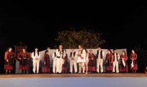 Χειραψία και ευχαριστίες στη σκηνή του φεστιβάλ, Ζευγολατιό 2018