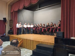 Χορευτές του Λαϊκού Εργαστηρίου Πάτρας σε παραδοσιακό χορό στο Σπίτι του Πολιτισμού, 2020