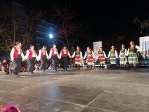 Χορευτές του Λαϊκού Εργαστηρίου Πάτρας σε παραδοσιακό χορό, Ψηλά Αλώνια 2022